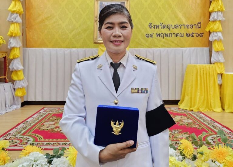 รับพระราชทานเครื่องราชอิสริยาภรณ์ ชั้นสายสะพาย